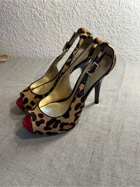 GUESS Leopard /Cheetah Print Peep Toe Slingback Pumps, 5" Stiletto Heel, Sz 8‎